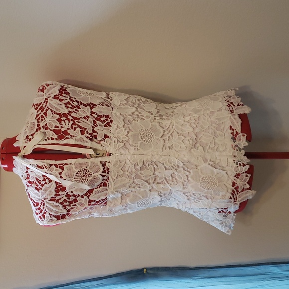 Lace top - Picture 3 of 7